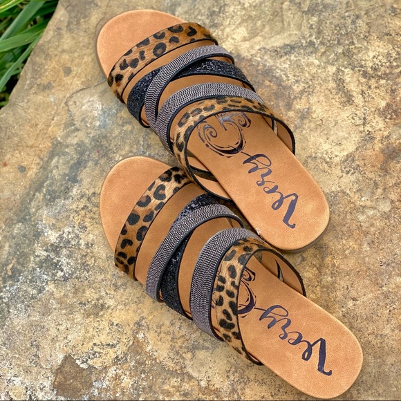 Leopard Glitter Sandals - Picture 2 of 12